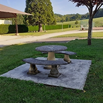 Aire de pique-nique des Bordes - LES BORDES