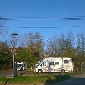 Aire de service pour campings-cars - CLUNY