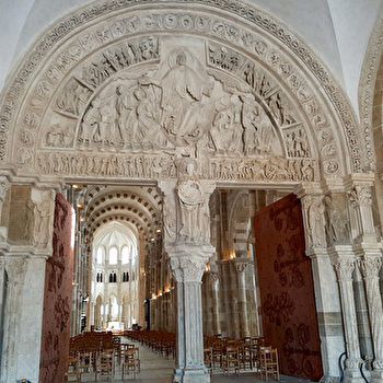 Clara Goodheart, guided tours in English/ visites guidées en anglais  - VEZELAY