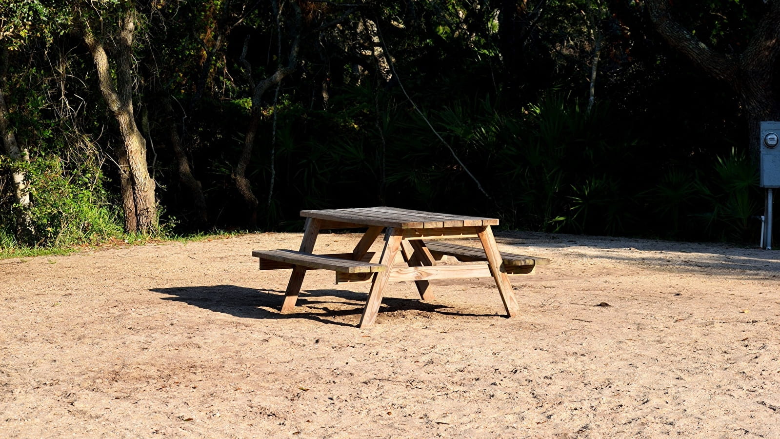 Aire de pique-nique de la voie verte à Ornans