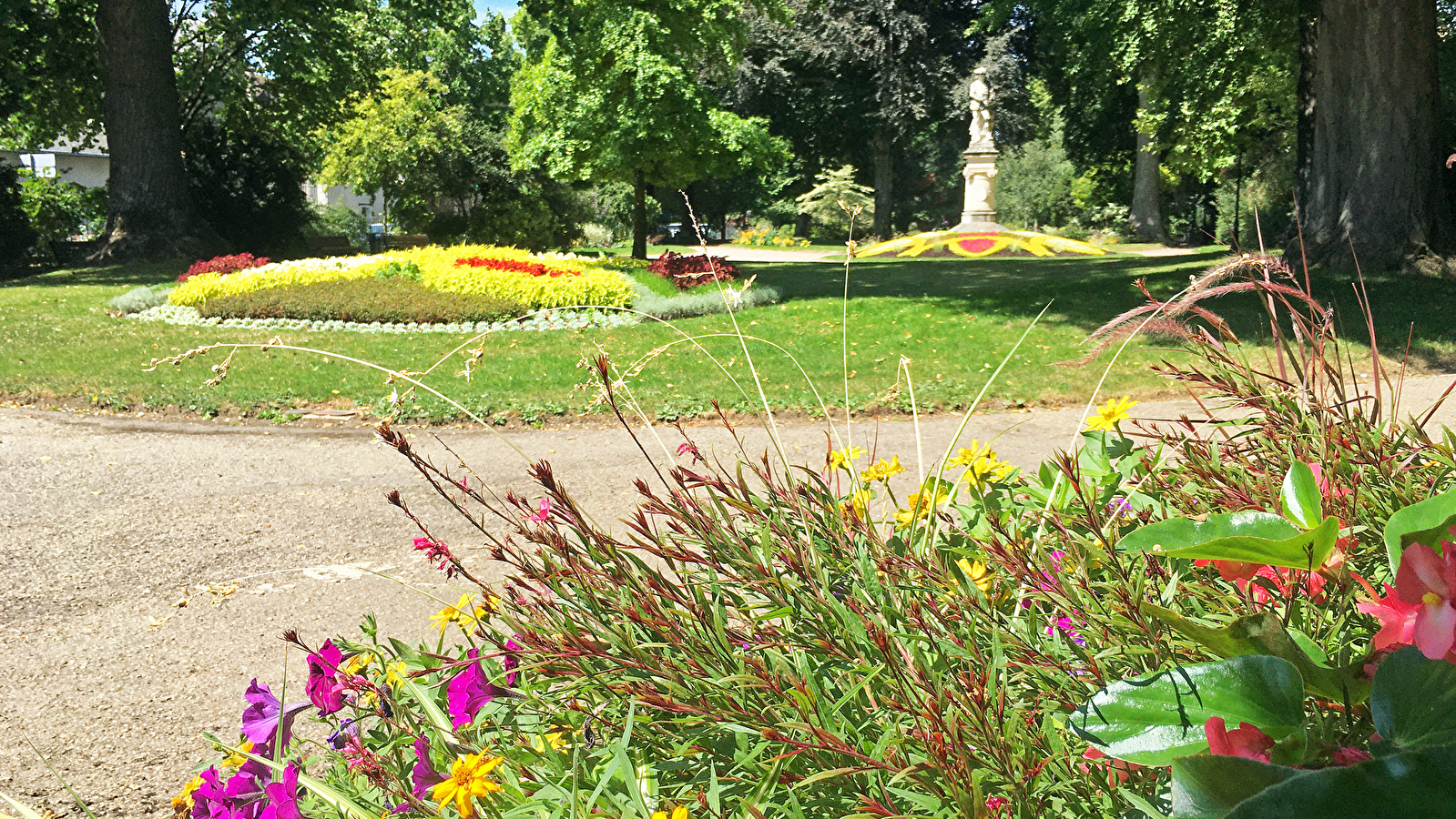 Découvre le nom de l'artiste sénonais surnommé le 'Michel-Ange français' !