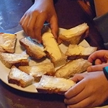 Atelier beurre à la Maison Michaud - CHAPELLE-DES-BOIS