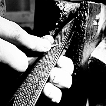 JAMES - Coutellerie Armurerie  - AUTUN