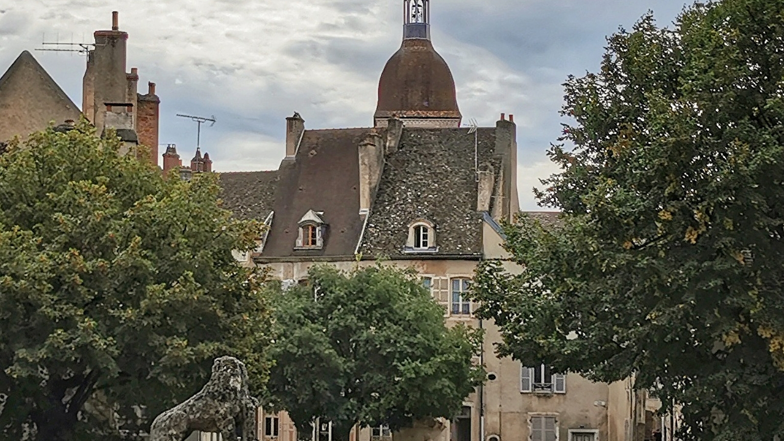 Visite guidée 'Beaune, entre cours & jardins'