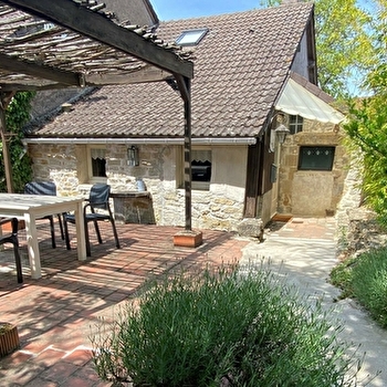 Les Hirondelles d'Anlezy: Gîte Hirondelle de Fenêtre - ANLEZY