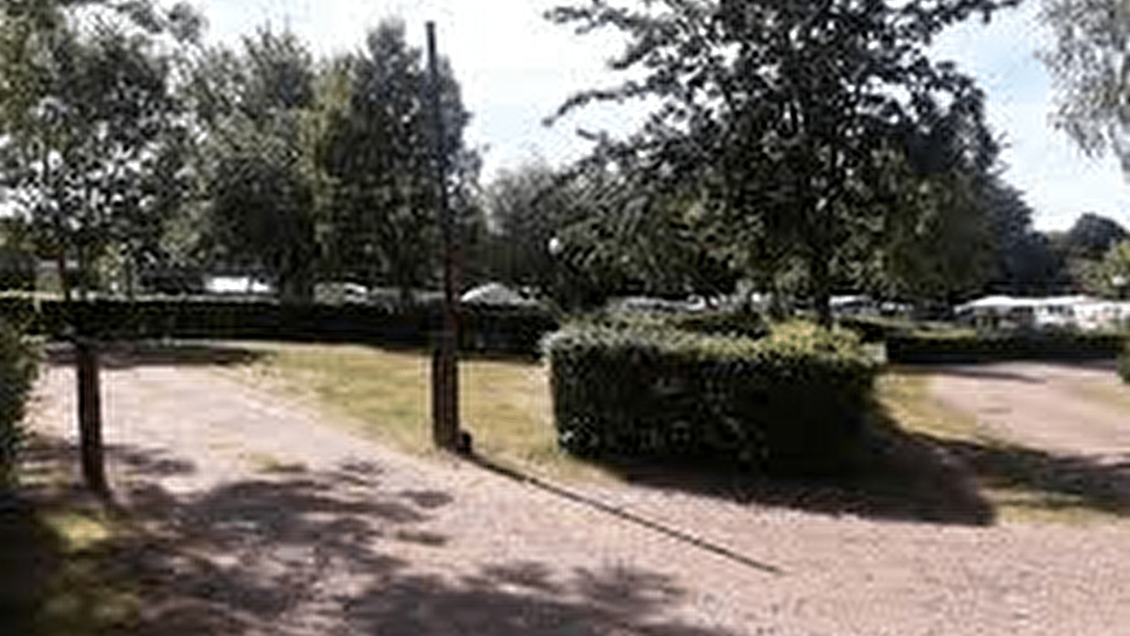 LE CAMPING MUNICIPAL DE BAYE