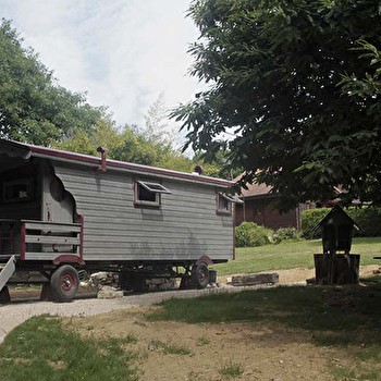 Roulotte Esmé - Au Jardin de la Vouivre - SAINT-VINCENT-EN-BRESSE