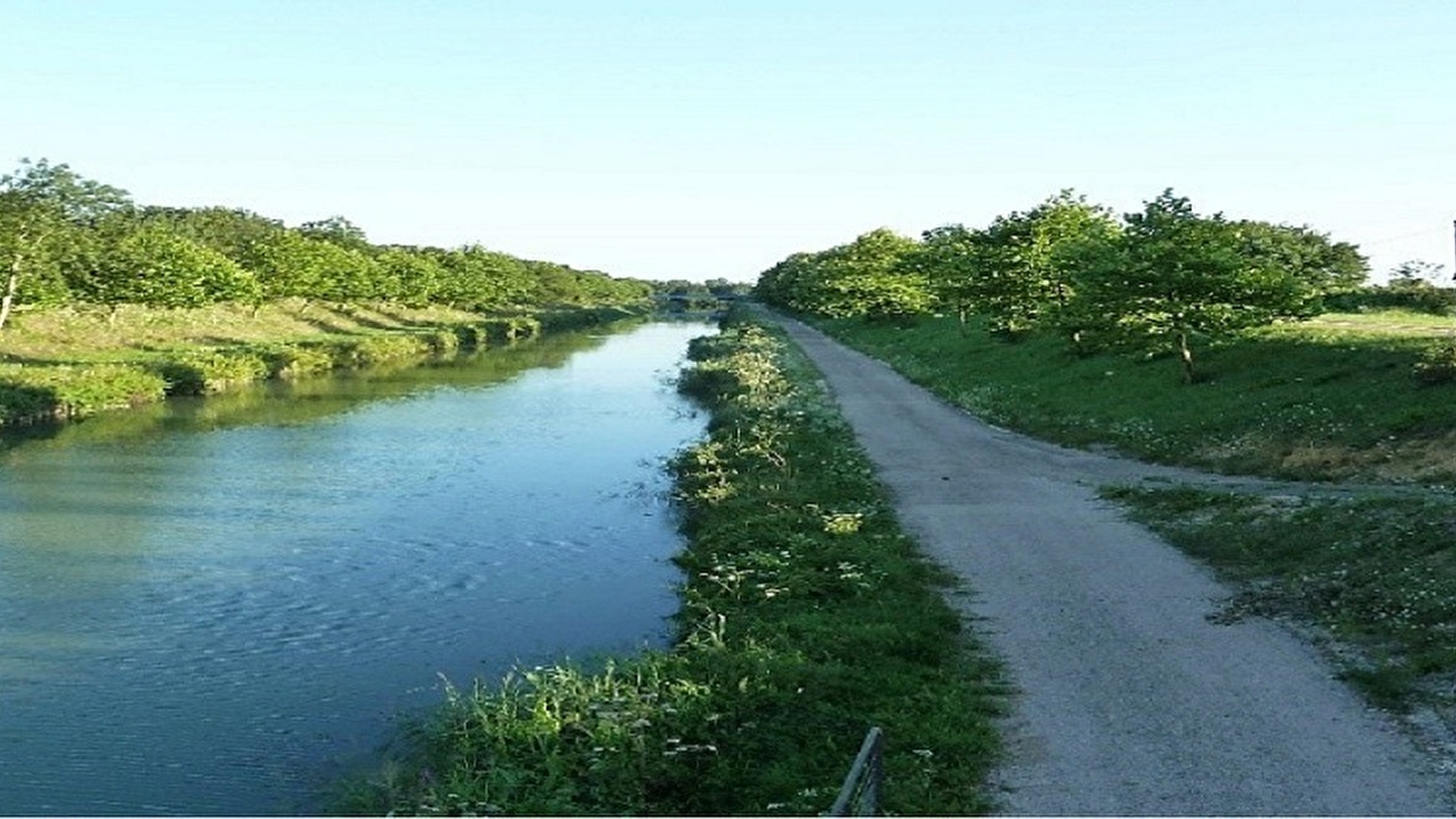 Aires de pique-nique - Maxilly-sur-Saône