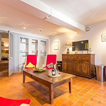 La Cour des 4 Nations - SEMUR-EN-AUXOIS