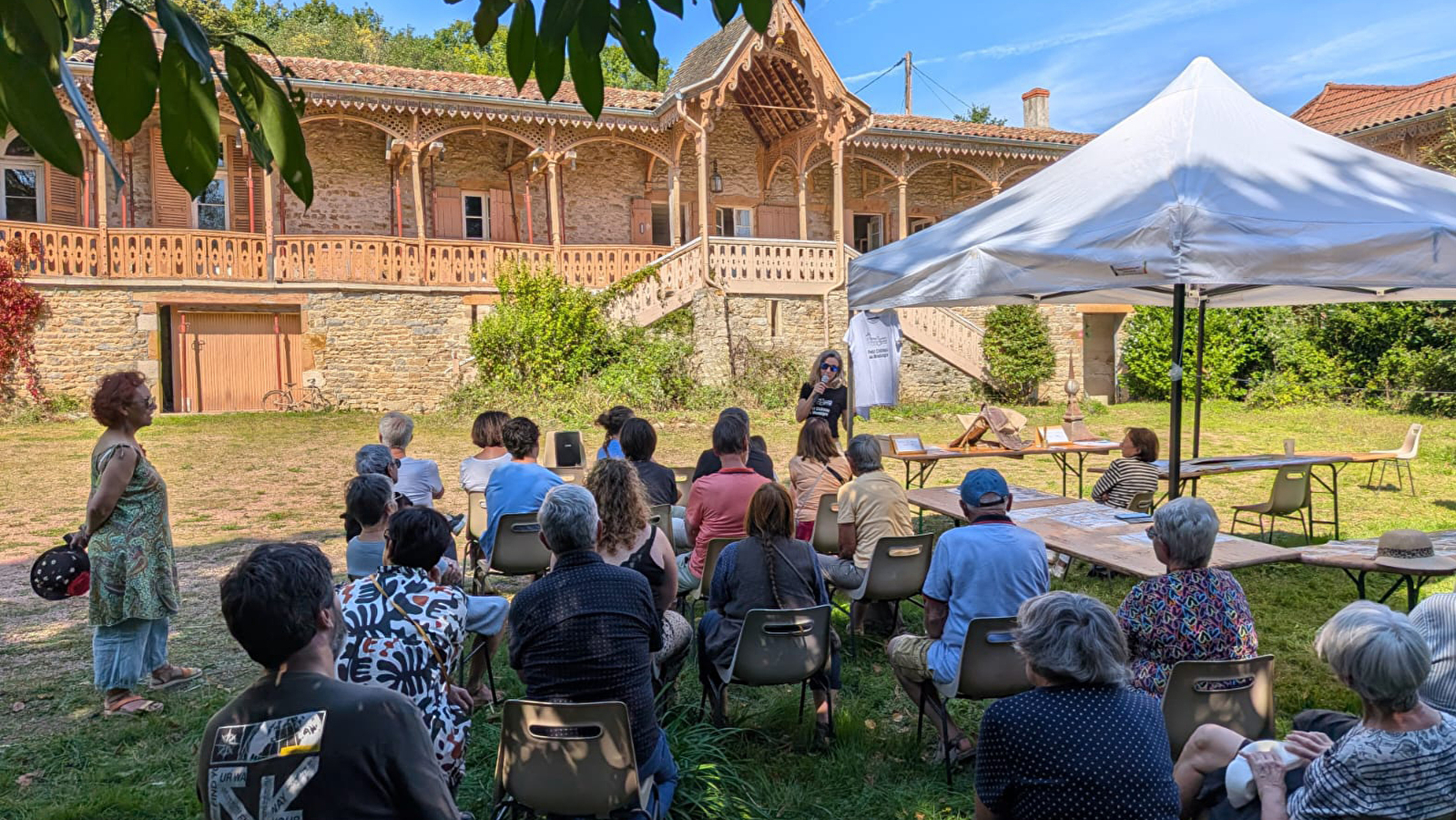 Visite d'1h15 du 'Petit château de Montaigre'