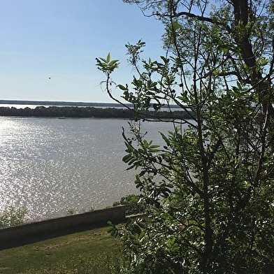 LE CAMPING MUNICIPAL DE BAYE