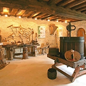 Musée du vigneron - Domaine Sylvain Bouhélier - CHAUMONT-LE-BOIS