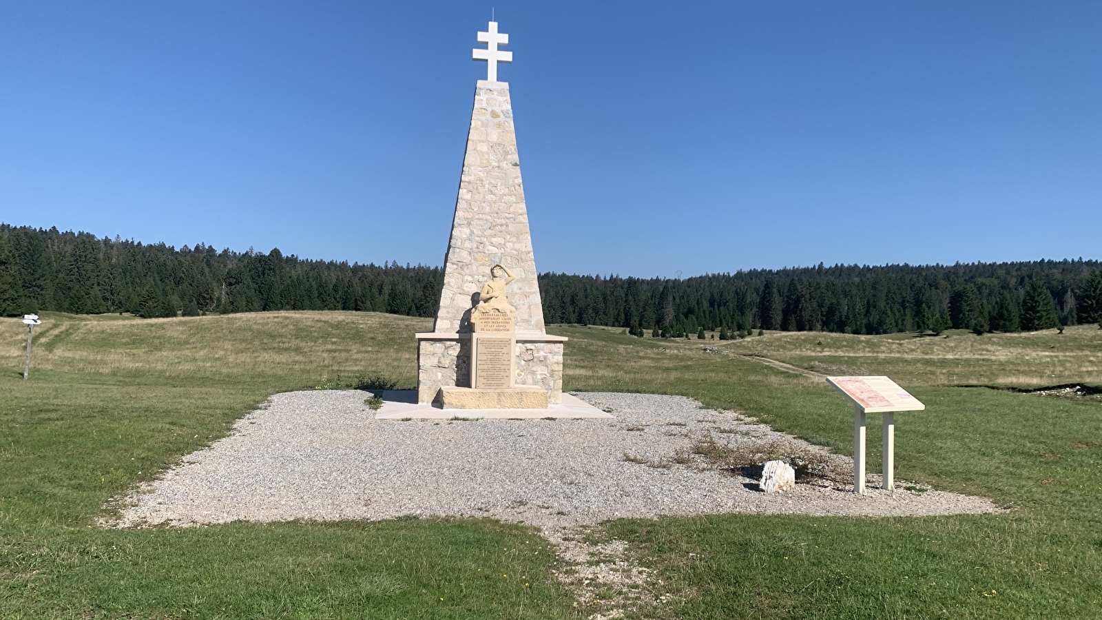 Randonnée - Sur Echallon par le monument du Maquis