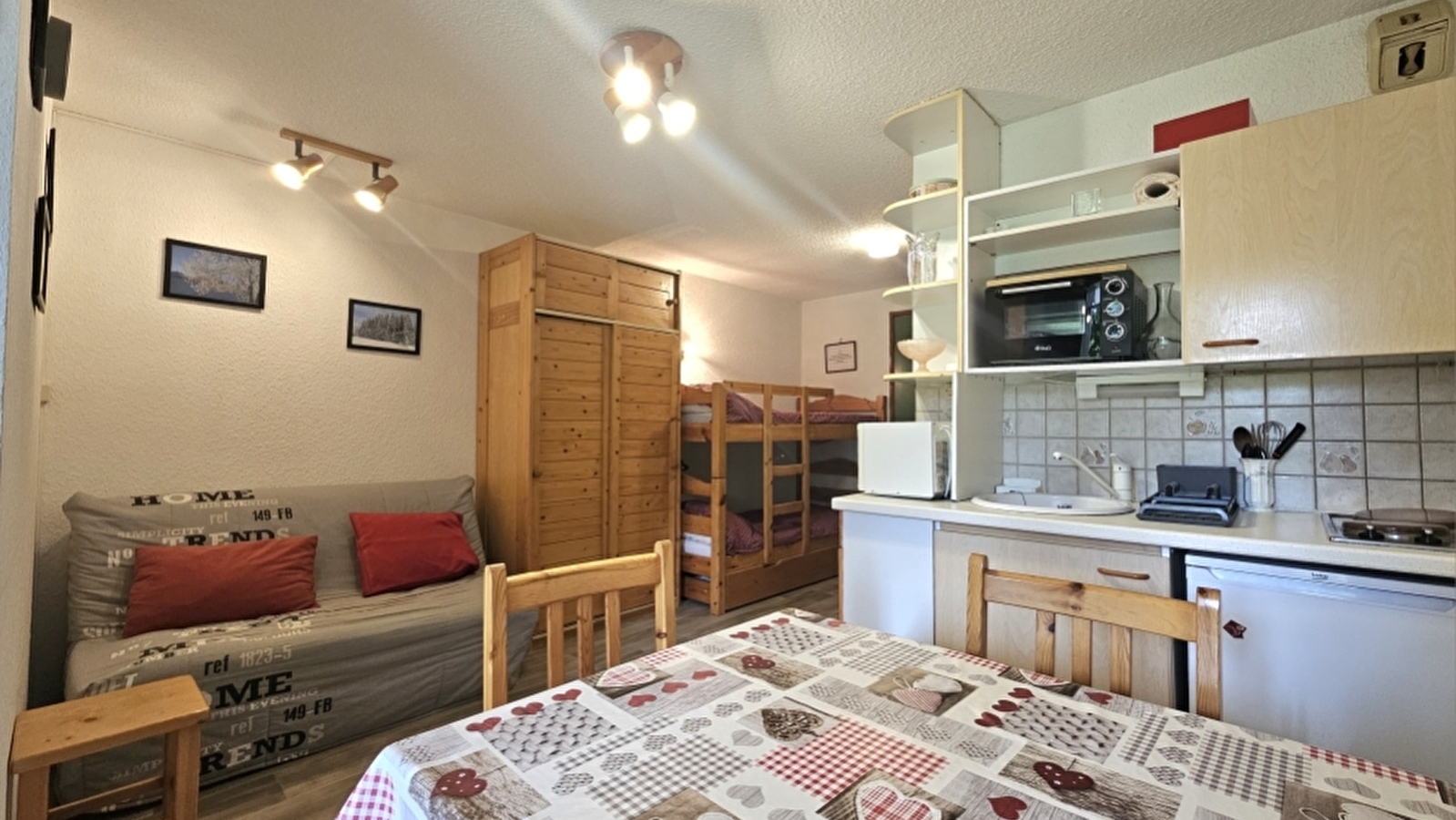 Les Adraits - Studio en résidence - R412BUL00