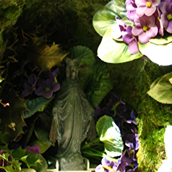 Le Rocher de la Dame de Piparon - FRETIGNEY-ET-VELLOREILLE