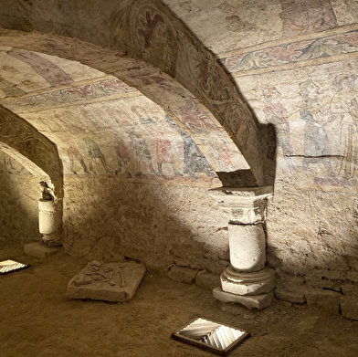 La crypte romane d'Alluy