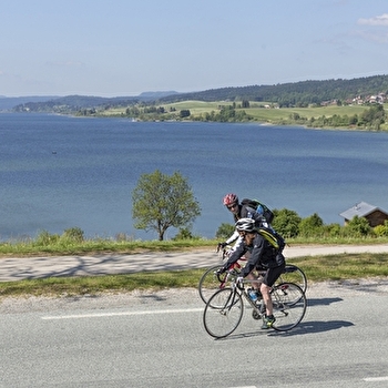 Aventure cyclo entre vallées, lacs et canyons - ORNANS
