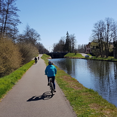 Boucle cyclable n°2 : D'une toiture colorée à une autre...