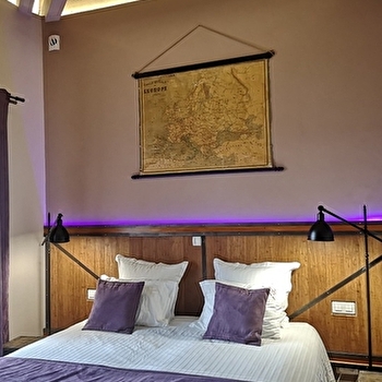Le Relais des Deux Tours - Chambre Courbet - BREMONDANS