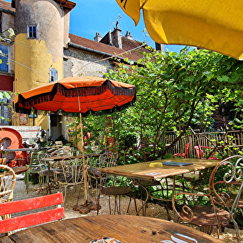 Aux 3 Rois Café-Brocante - CHAMPLITTE