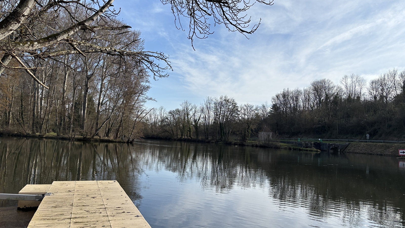 Halte nautique de Champs sur Yonne
