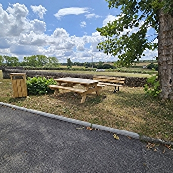 Aire de pique-nique - CLESSY