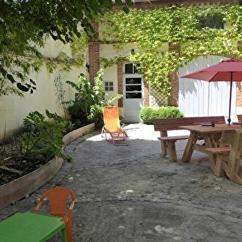 Le Poirier au Loup, Rest-ô-livre - AVALLON