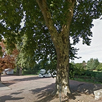 Aire de service pour les campings-cars - CHATEAUNEUF