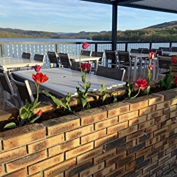 Restaurant Les Terrasses du Lac - CHAUMARD