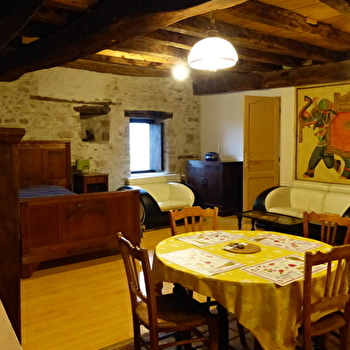 Studio dans un cadre champêtre - Rez de Chaussée - SAINT-PARIZE-LE-CHATEL