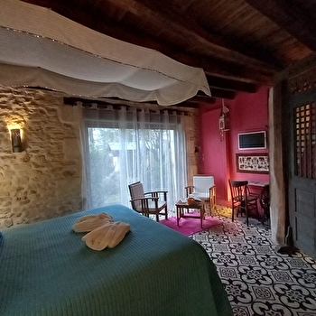 Aux Quatre Coins du Monde - CHAMPVOUX