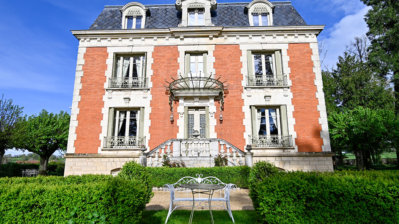 Chambres d'Hôtes  ' Château de la Chaix '